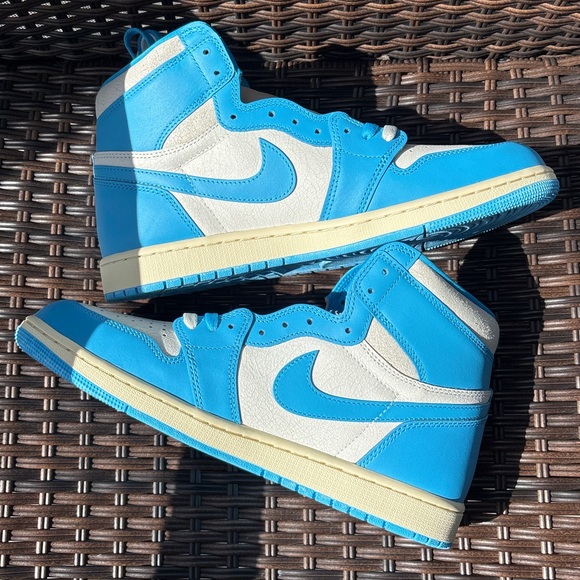 Jordan 1 Retro High OG UNC sz 11m - Picture 2 of 9